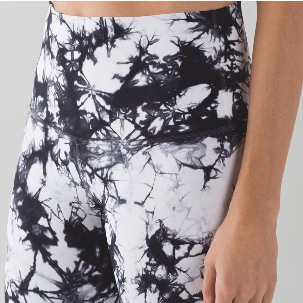 Lululemon Wunder Under Pant (Hi-Rise) Shabori White Black